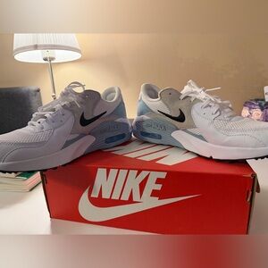 Nike Women's Air Max Excee White/Black-Summit White CD5432-125 Size10 EUC